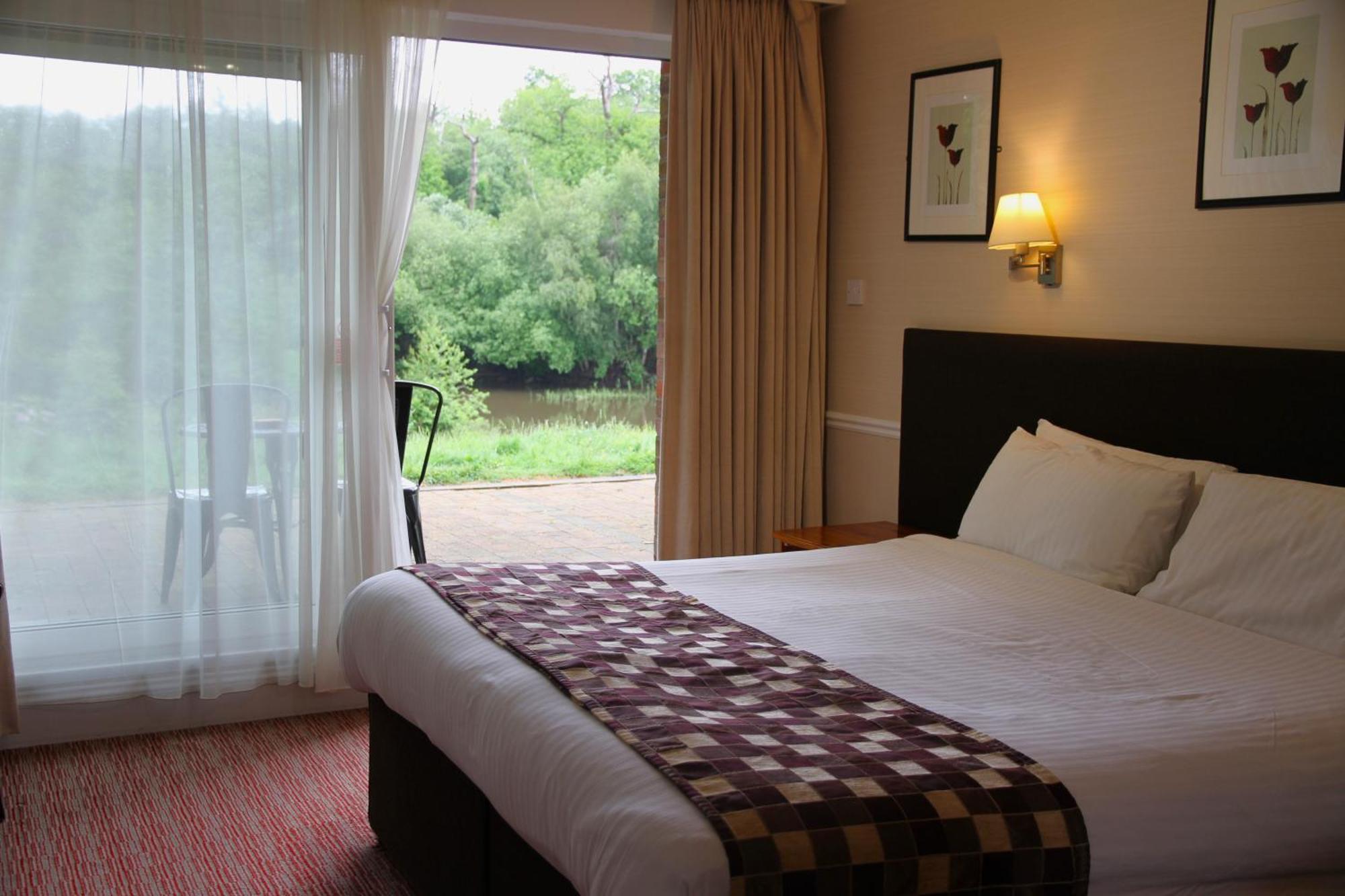 Inn On The Lake Gravesend Bagian luar foto