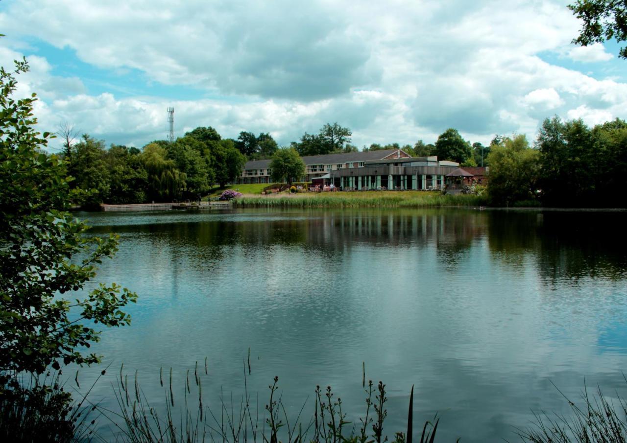 Inn On The Lake Gravesend Bagian luar foto